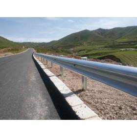 海北藏族自治州公路波形护栏工程